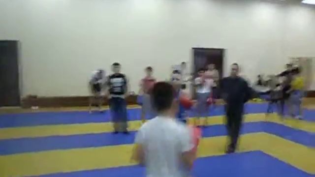 Кучер Денис тов. бой по боксу п.Качары февраль 2016 смотреть онлайн