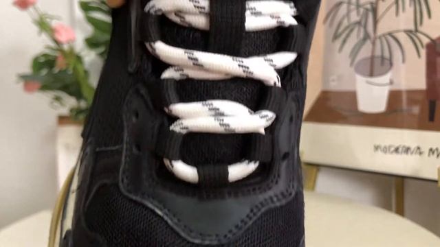 BALENCIAGA TRIPLE-S SNEAKER смотреть онлайн