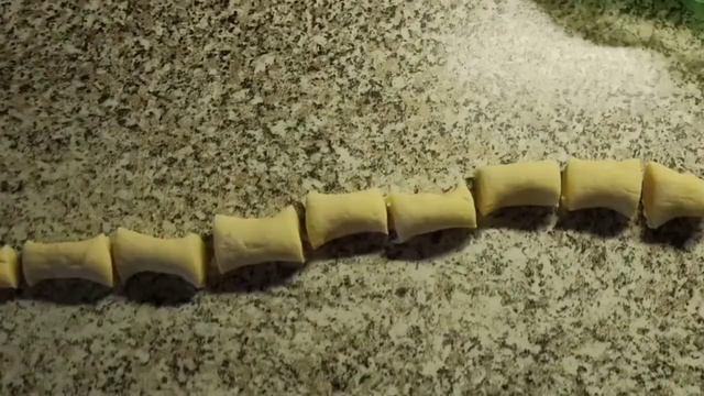 КАК ПРИГОТОВИТЬ ТЕСТО ДЛЯ ПЕЛЬМЕНЕЙ И ВАРЕНИКОВ/БОМБИЧЕСКОЕ ТЕСТО/ПРОЩЕ НЕ БЫВАЕТ смотреть онлайн