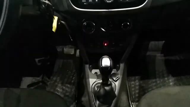 RENAULT SANDERO смотреть онлайн