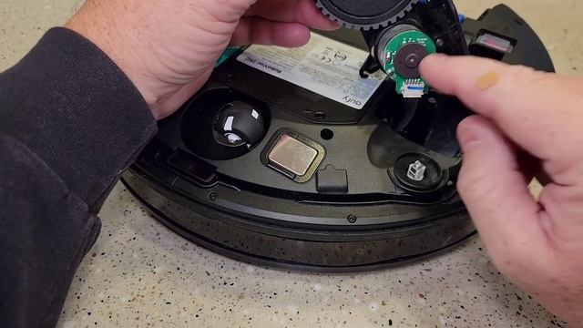 HOW TO FIX DRIVE WHEEL Anker EUFY RoboVac 25C смотреть онлайн