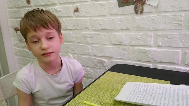 Окружающий мир. Доклад про морских свинок |Свин пытается слопать доклад по окружайке смотреть онлайн