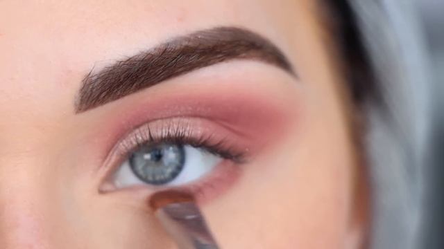Huda Beauty Rose Quartz Palette | Eyeshadow Tutorial смотреть онлайн