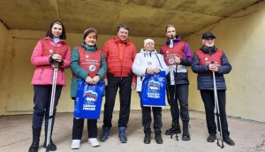 Тренировка по северной ходьбе с участием волонтеров медиков и ветеранов в парке «Харинка» г.Иваново
