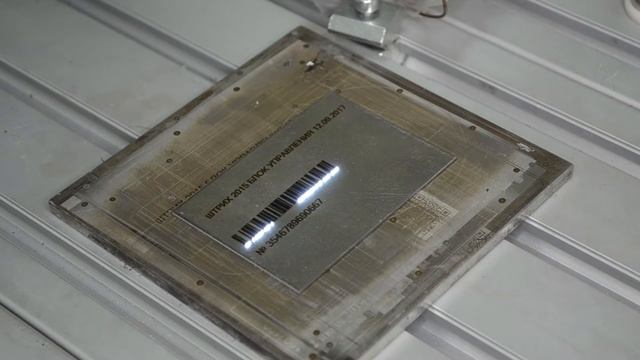 Лазерная гравировка табличек из нержавеющей стали и латуни. смотреть онлайн