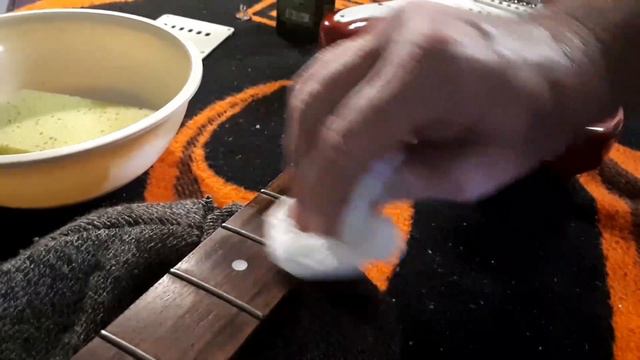 FENDER SQUIER STRATOCASTER SIMPLE MAINTENANCE #Fender #stratocaster смотреть онлайн