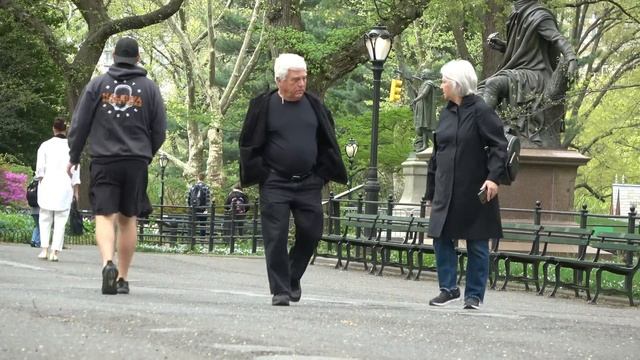 Funny WET Fart Prank in New York! 360 NO SCOPE!! смотреть онлайн