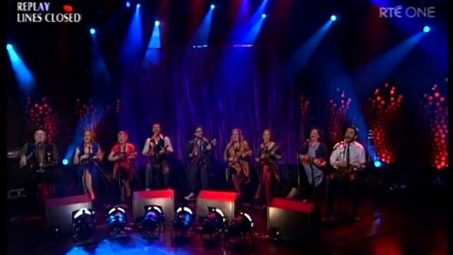 West Cork Ukulele Orchestra on The Late Late Show - Take On Me смотреть онлайн