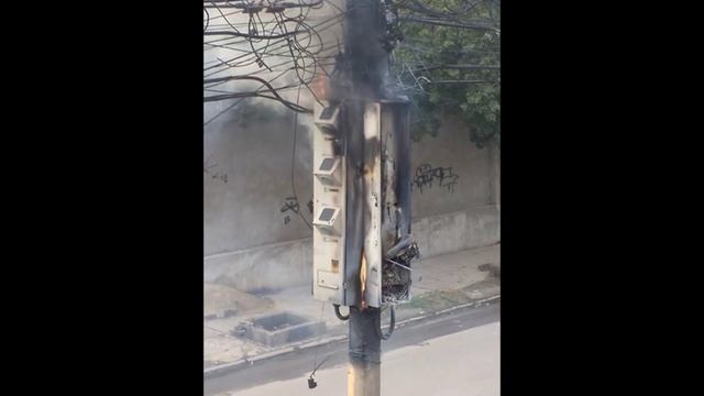 ⚡️Короткое замыкание в фонарном столбе? смотреть онлайн