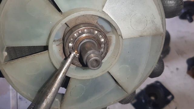 как снять подшипник без доступа для съёмника?