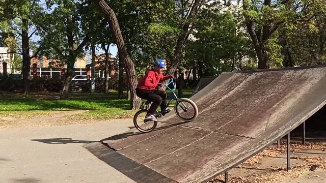Прокусил язык во время трюка/ Прогресс на Bmx.