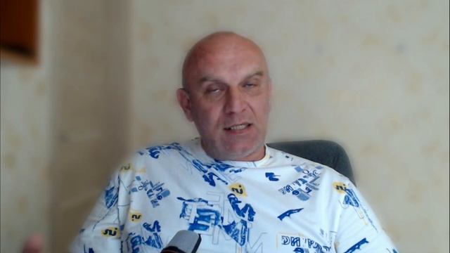 Сорокалетний мужчина ухаживает за девушкой из другого города смотреть онлайн