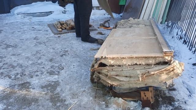 Сколько денег в диване? смотреть онлайн