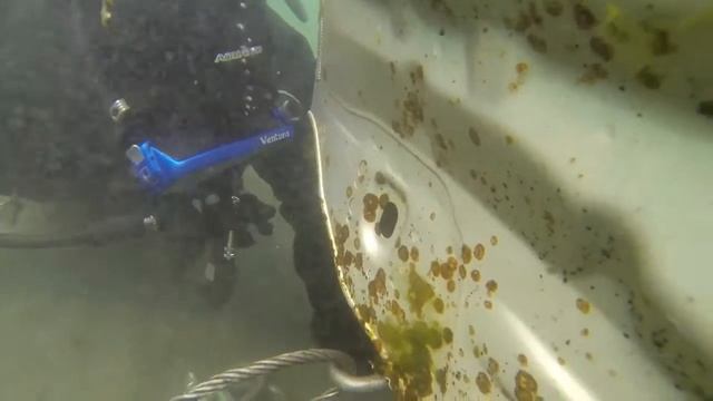 92 автомобиля и самолет подняли водолазы со дна Байкала смотреть онлайн