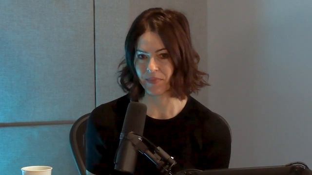 Chronicling Calamity with Bethany McLean | On The Tape Investing Podcast смотреть онлайн