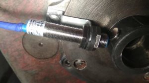 Тахометр на токарный станок с частотным преобразователем, помехи частотника влияют на датчик холла.