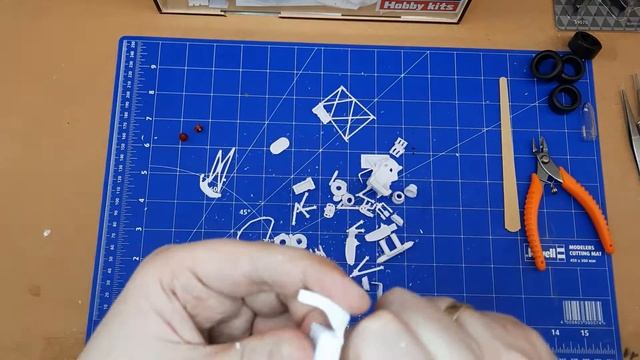 Revell challenge (1/24 Ford GT Le Mans 2017) Ep.1: Detalių karpimas ir paruošimas. смотреть онлайн