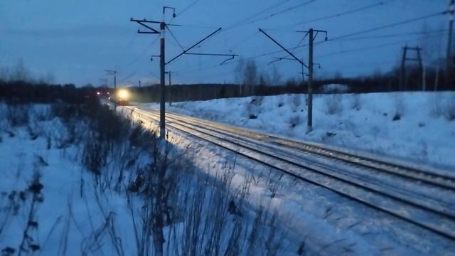 Электропоезд ЭД4М Екатеринбург пасс-Каменск Уральский следует по перегону Кольцово-Арамиль смотреть онлайн