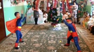 танец суперменов д\с гномик