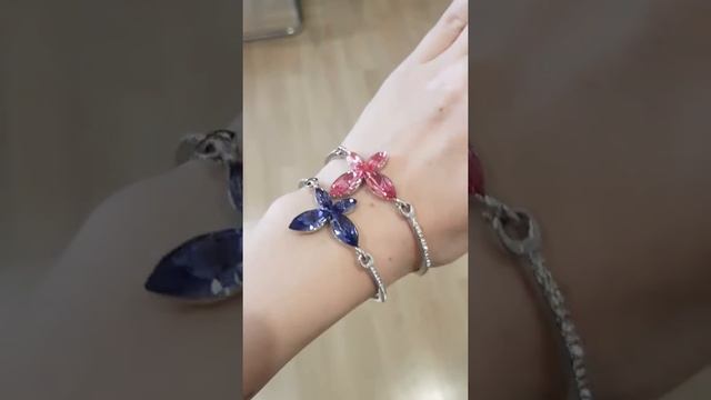 Позолоченные браслет с камнями Swarovski в виде бабочки (арт.00168 и 00169) смотреть онлайн