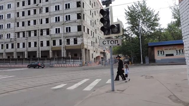 Москва Трамвай и новостройка на перекрёстке Образцова – Новосущёвская 10 мая 2014 смотреть онлайн