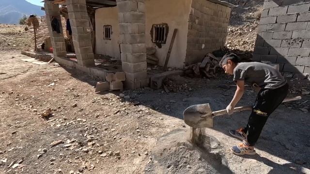 A premature baby and Maryam's relentless efforts to heal him and complete her home before winter смотреть онлайн