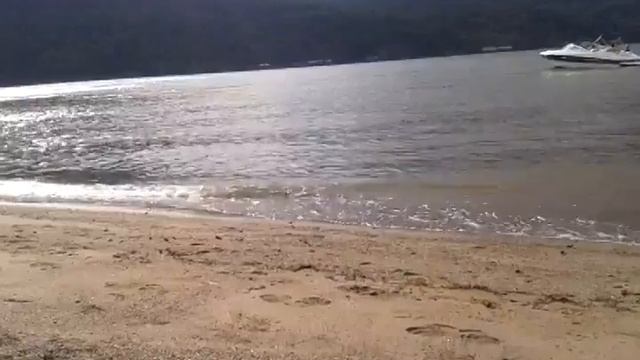 Sandy Beach! Best kept secret... смотреть онлайн