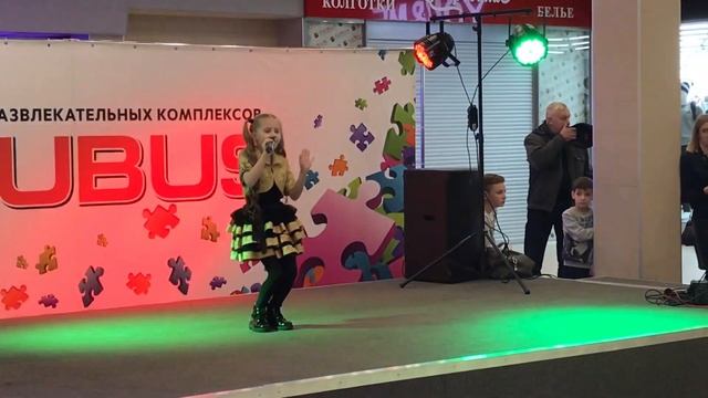 Михайлова Анастасия (8 лет) - "Я буду петь и танцевать" смотреть онлайн