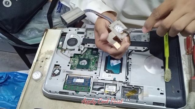 Dell Latitude E5520 | Core i3 | Fan Cleaning & Cool Gell Paisting | Solve Blue Screen Problem смотреть онлайн