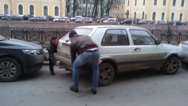 Как правильно парковать машину в СПБ