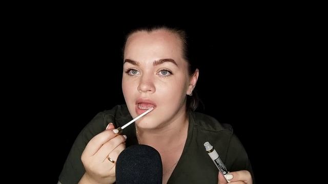 АСМР "20 слоёв блеска, неразборчивый липкий шёпот, звуки рта". смотреть онлайн