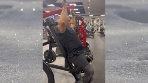 Тренировка после 50 и подбор снарядов. Грудные и плечи.