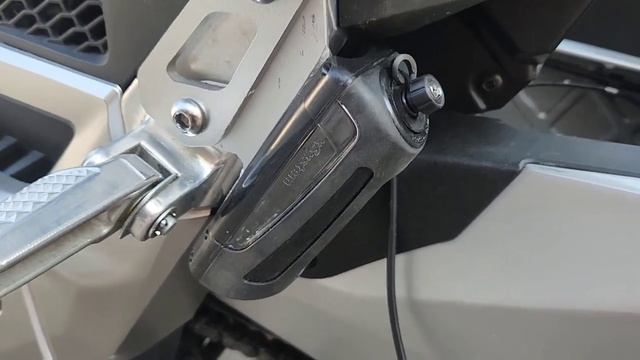 #Honda Forza 750 установка автоматической смазки цепи Scottoiler X-system смотреть онлайн