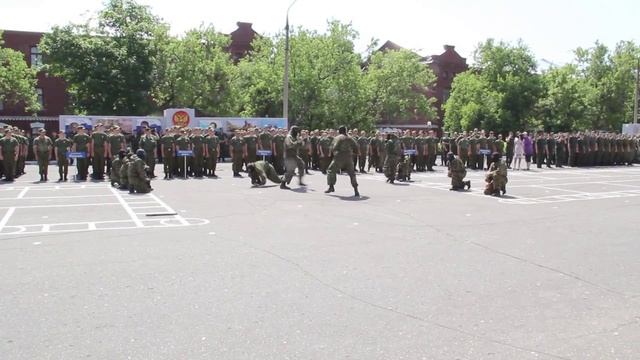 Показательное выступление ОСН ФОБОС на открытии 2 ой смены оборонно спортивного оздоровительного ла смотреть онлайн