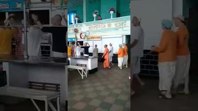 Хари Кришна на краковском рынке смотреть онлайн