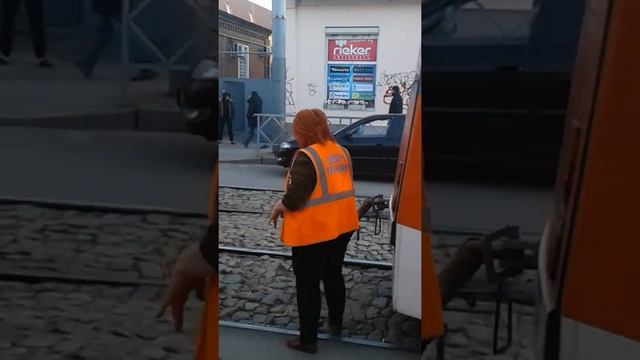 (Краснодар) Буксировка сломавшегося трамвая. смотреть онлайн