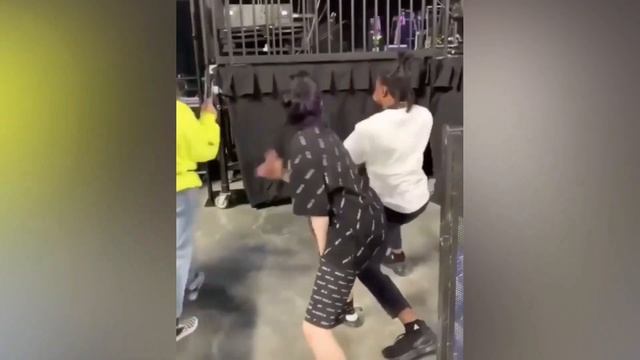 Билли Айлиш отписалась от всех в инстаграм на русском языке [Перевод и озвучка Darya Mo] смотреть онлайн