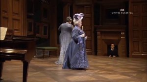 Монсеррат Кабалье в комической роли. Опера Доницетти "Дочь полка".