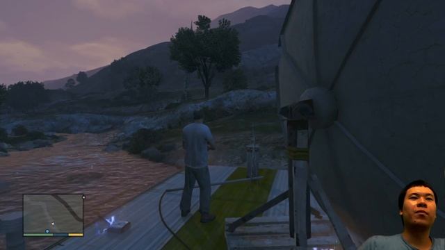 GTA V - Trevor kicks guy headfirst into Metal Fence смотреть онлайн