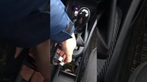 Снятие кожуха АКПП в Киа Рио