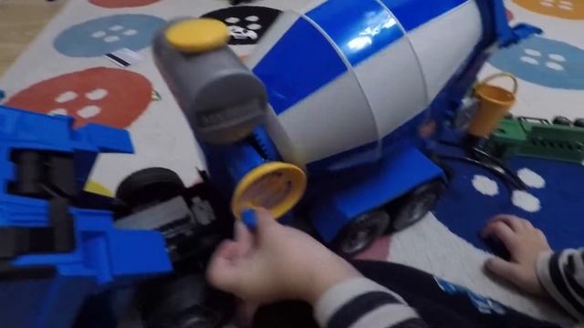 Играю в игрушки машинки новые серии | Эвакуатор | Спортивные машины смотреть онлайн