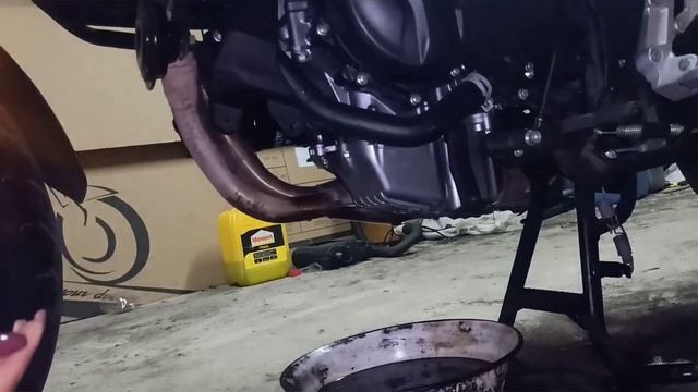 ЗАМІНА МАСЛА НА МОТОЦИКЛІ VOGE 500 DS смотреть онлайн
