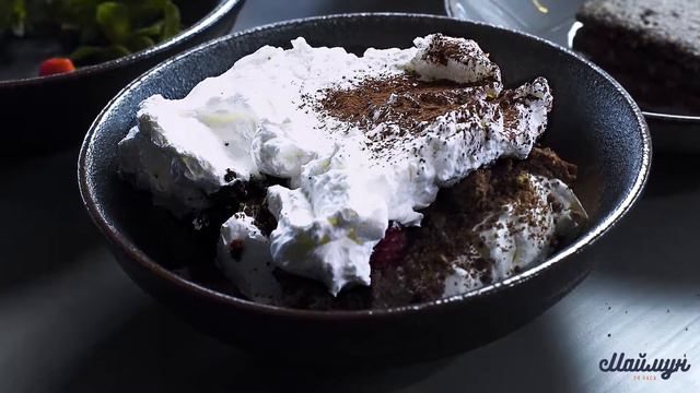 Десерт со сливочным кремом и свежими ягодами смотреть онлайн