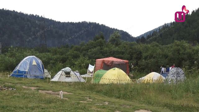 Пора записывать в детский лагерь смотреть онлайн
