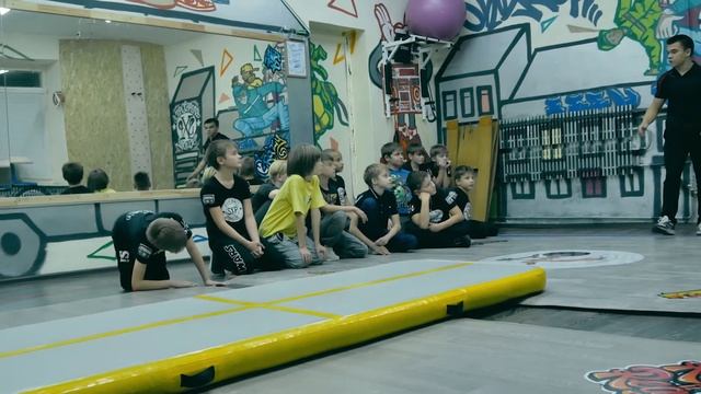 Акробатика школы брейк данс