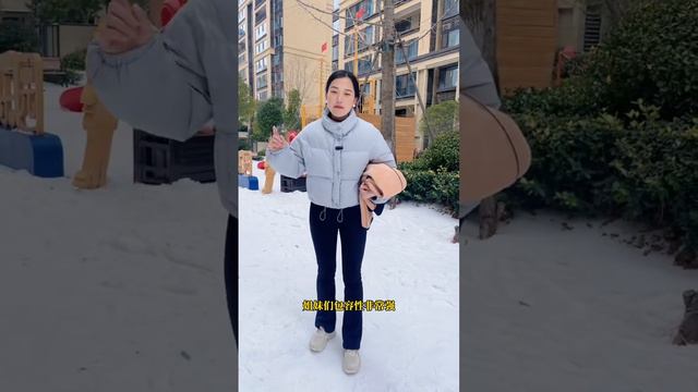 听说现在都流行老公给媳妇买衣服了？你们收到过老公给你们买的衣服吗？这款加绒加厚裤子，不变形不掉色不起球，穿上舒服又保暖！不挑人不挑身材，自己穿，送妈妈送婆婆都可以！#加绒裤 #裤子 #裤子推荐 #保 смотреть онлайн