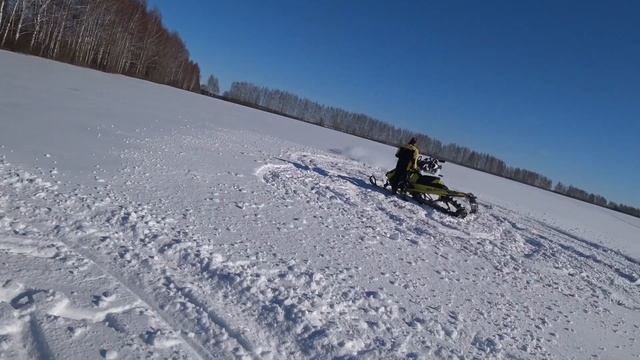 Закрытие снегоходого сезона 2022. Прыжки на горном снегоходе. смотреть онлайн