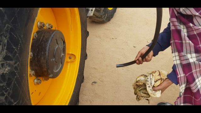 How to change jcb rear axle oil//Changing jcb rear axle oil смотреть онлайн