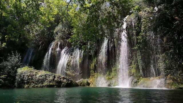 Водопадный рай. Лёгкая музыка и шум водопада. Отдыхай с наслаждением. смотреть онлайн