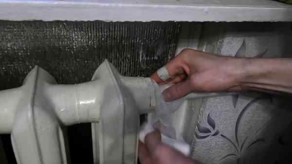 Как быстро устранить течь из батареи